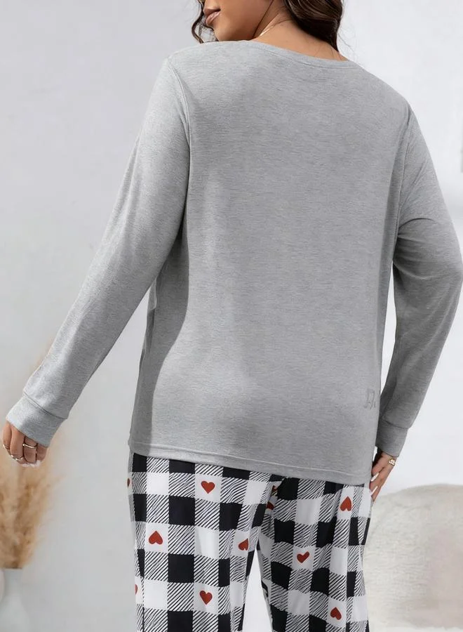 تايك تو طقم بيجاما من بنطال بنمط مربعات وتيشيرت بطبعة كتابة